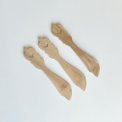 Wooden butter knife w heart, per piece