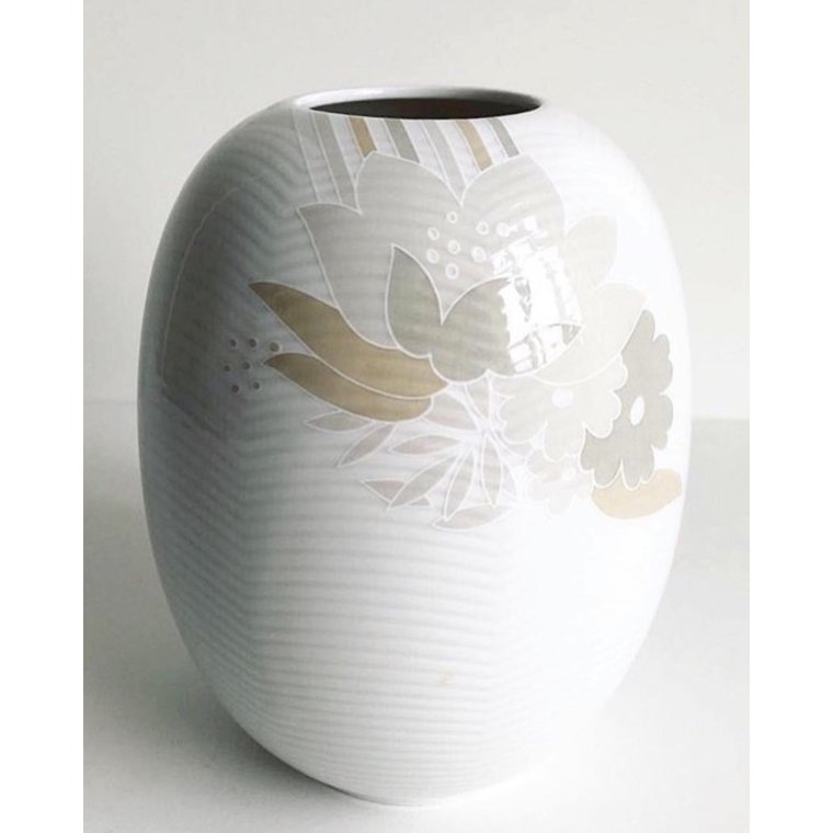 Arzberg, riller og cremefarvede blomster