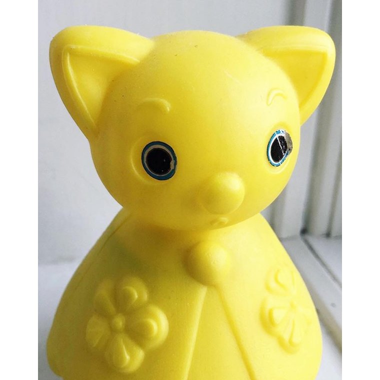 Retro plastic tumbler, yellow