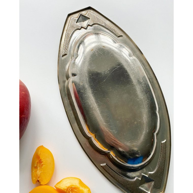 Metalfad, aflangt og kantet