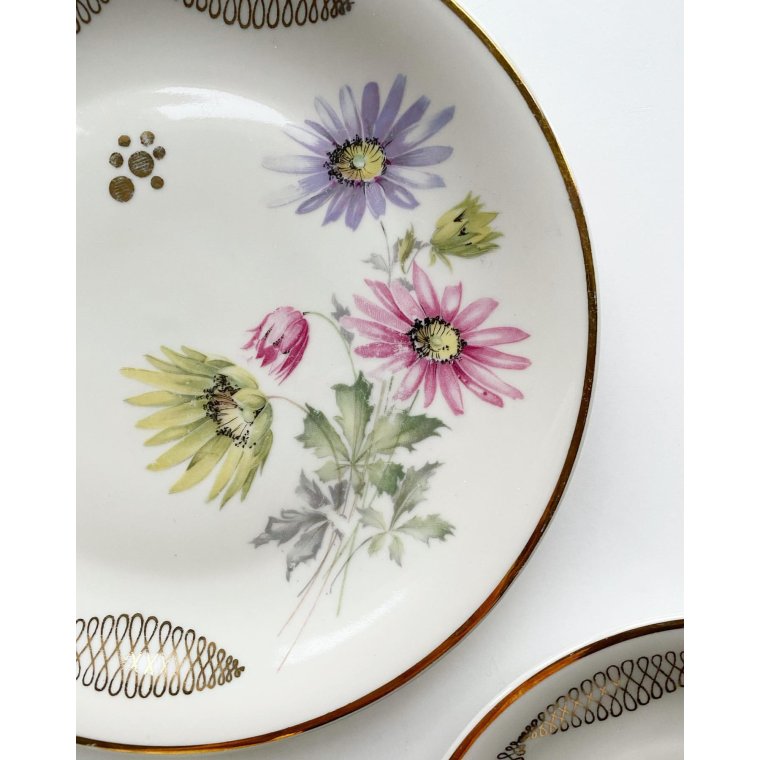 Triost, stor kop m underkop og kagetallerken, pastelfarvede blomster