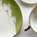 Triost, stor kop m underkop og kagetallerken, grn m krokus