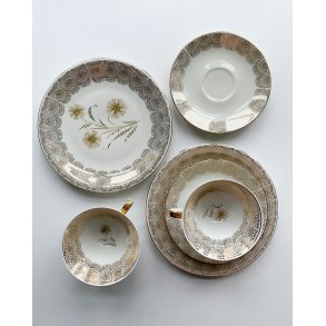 Trio set, big cup w saucer and plate, golden w flower, pr set