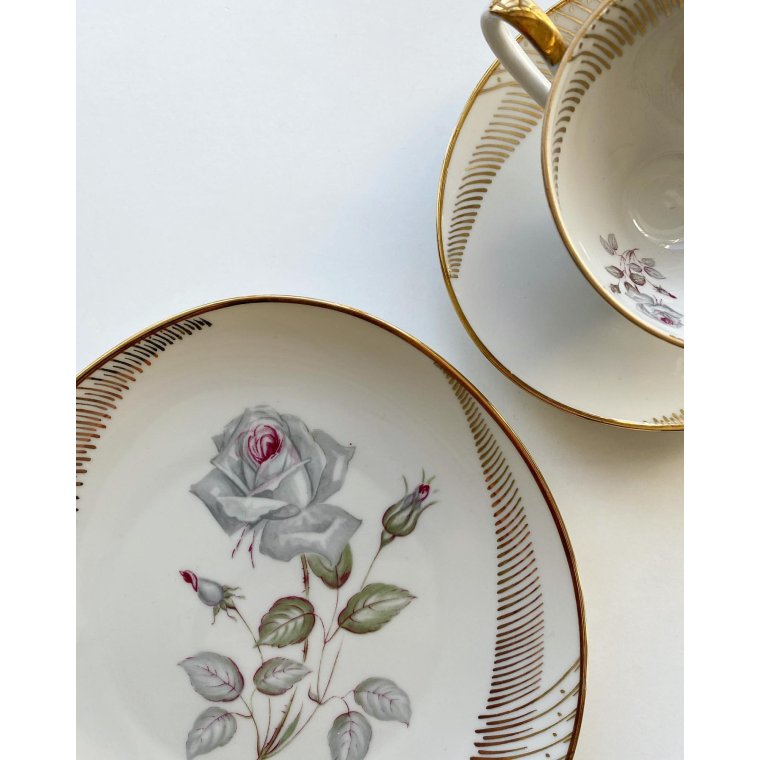 Triost, stor kop m underkop og kagetallerken, gr rose