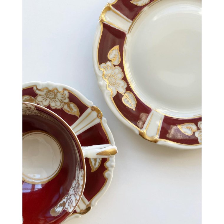 Triost, stor kop m underkop og kagetallerken, bordeaux og guld
