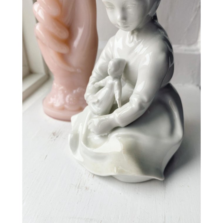 Porcelain figurine from GDR, girl with doll, NB