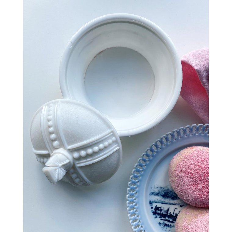 Opaline glass, royal crown