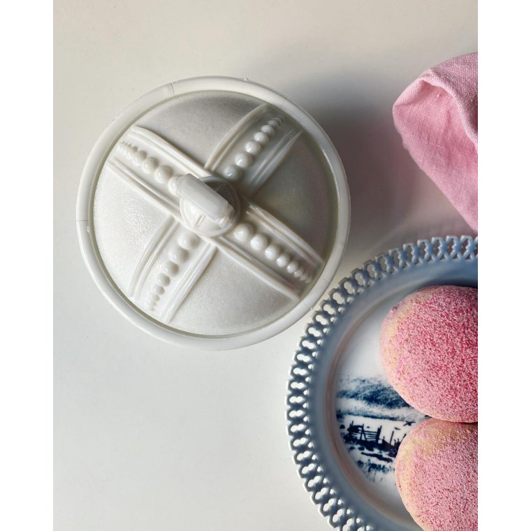 Opaline glass, royal crown