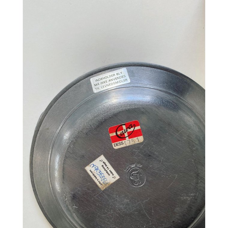 Tin plate with patina