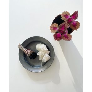 Tin plate with patina