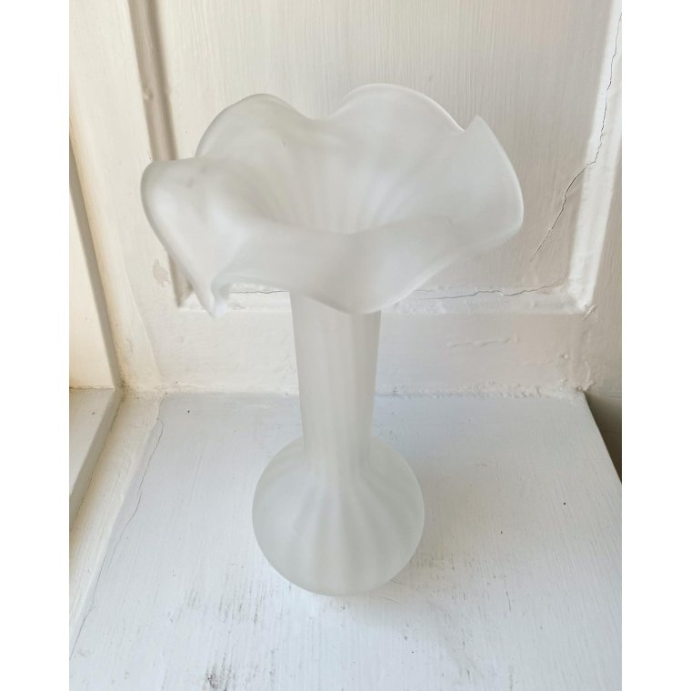 Hvidt glas, lgformet m flser, syrebehandlet