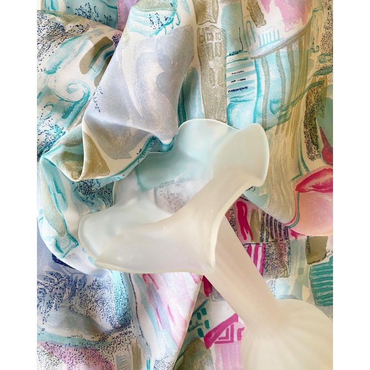 Hvidt glas, lgformet m flser, syrebehandlet