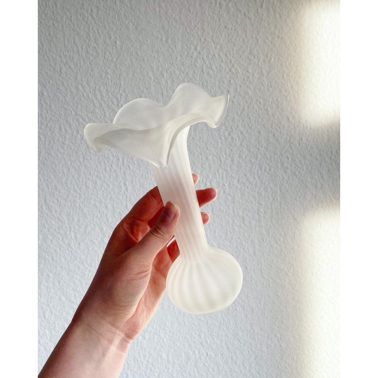 Hvidt glas, lgformet m flser, syrebehandlet