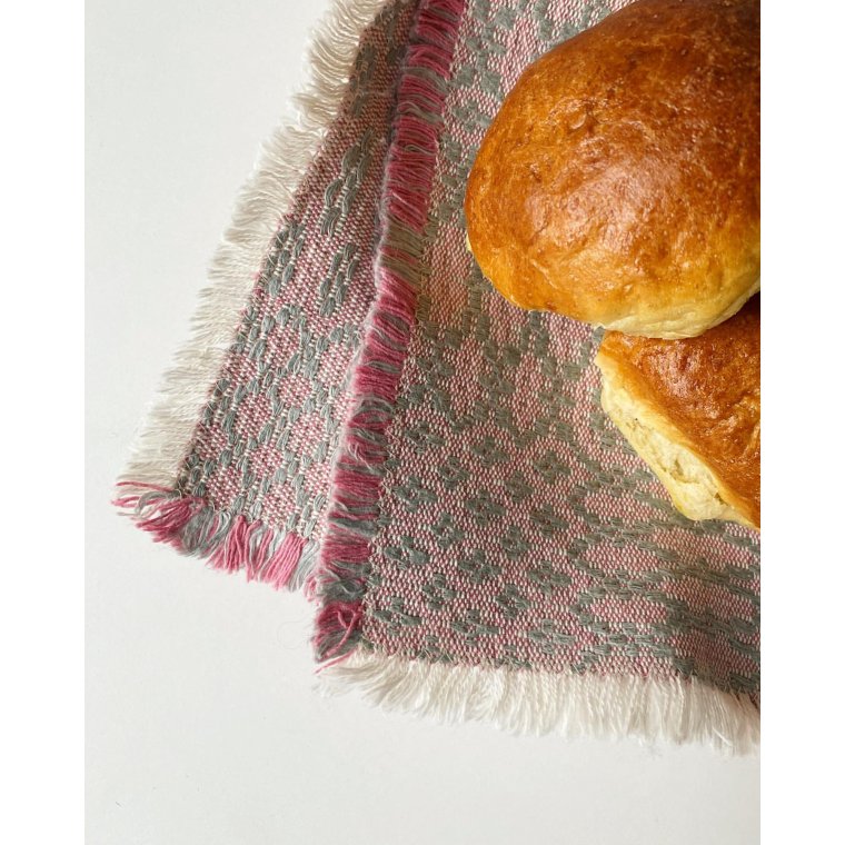 Kraftig stofserviet, lyserd/hvid/gr, pr stk