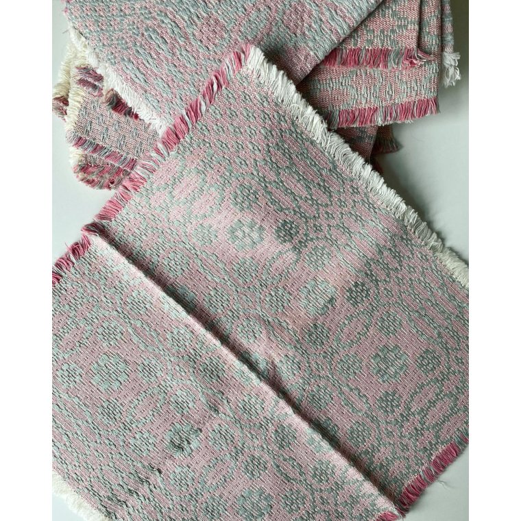 Kraftig stofserviet, lyserd/hvid/gr, pr stk