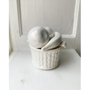 Basket with fruit, mother-of-pearl glaze