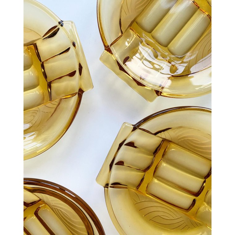 Glastallerkener, ravfarvet glas med 