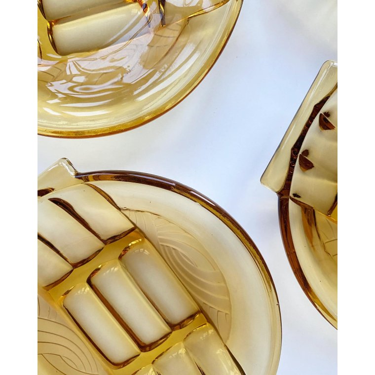 Glastallerkener, ravfarvet glas med 