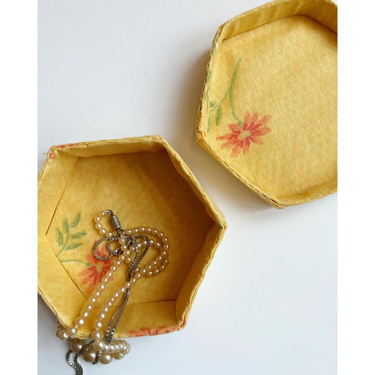 Stofske, gul m orange blomster