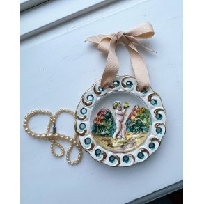 Italian with breakthrough edge and children