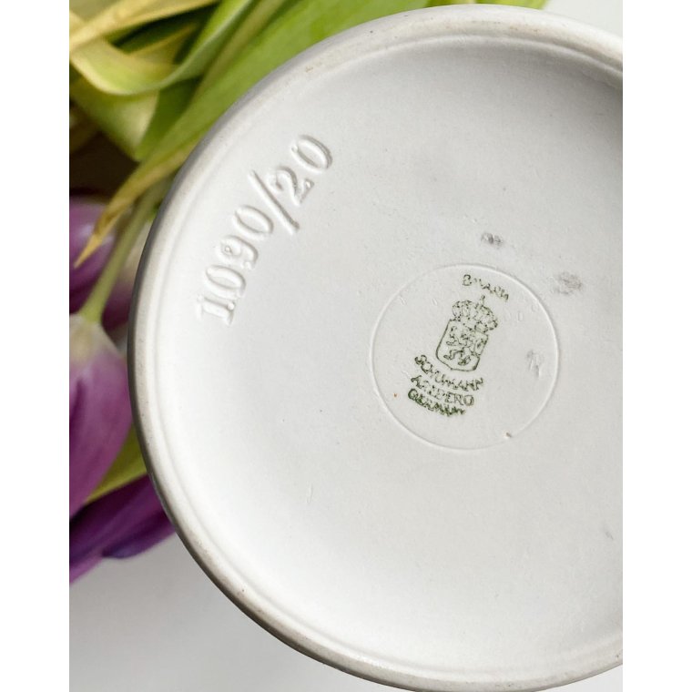 Bavaria, partially biscuit, leaves, NB