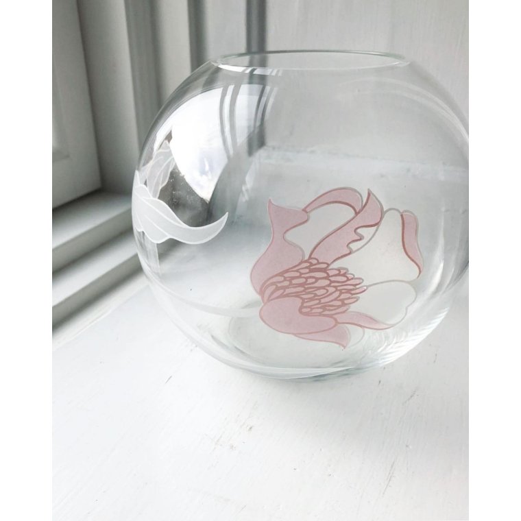 Glass ball with pink flower