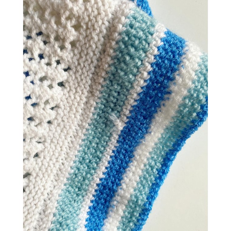 Barnevognstppe, strikket, bl/hvid