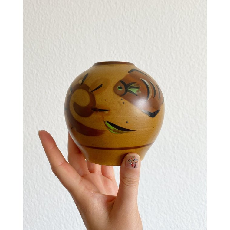 Brun glasur, fisk m mint detaljer