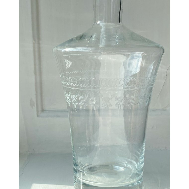 Karaffel af klart glas m sirlige slibninger