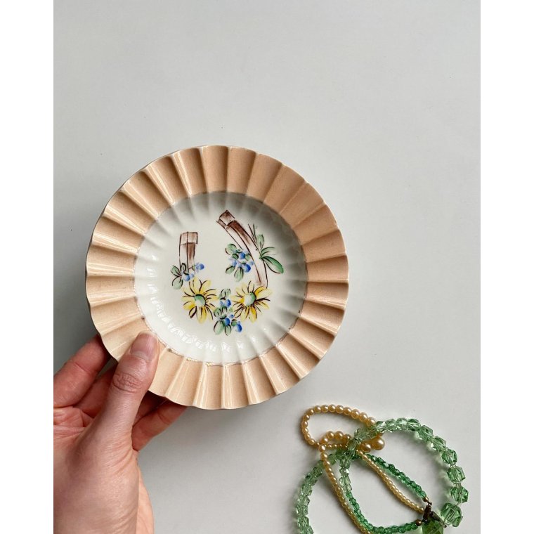 Lyngby with home-painted motif and pink edge