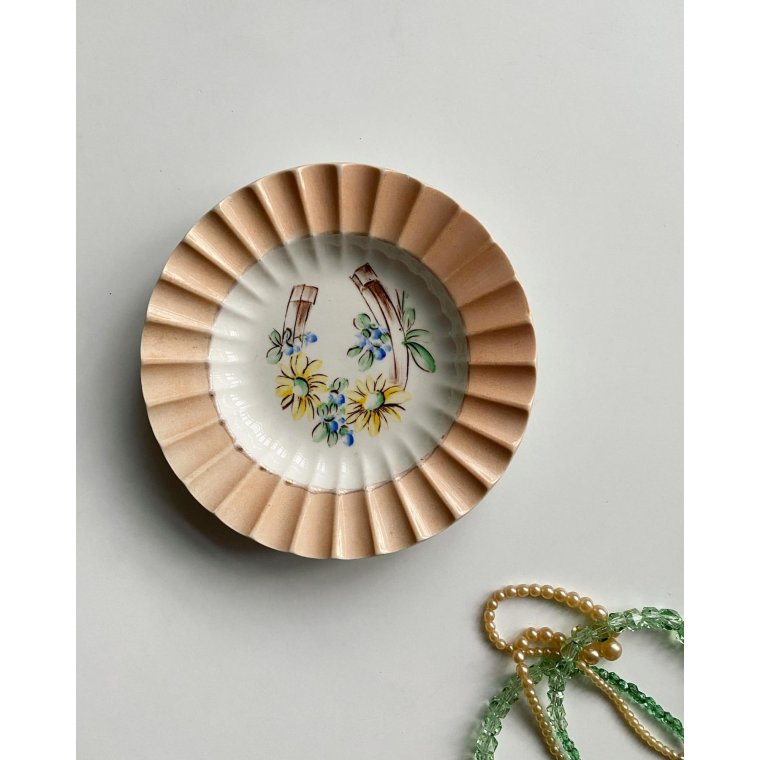 Lyngby with home-painted motif and pink edge