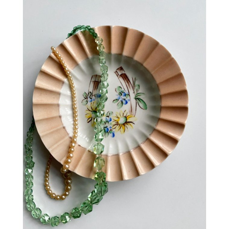 Lyngby with home-painted motif and pink edge