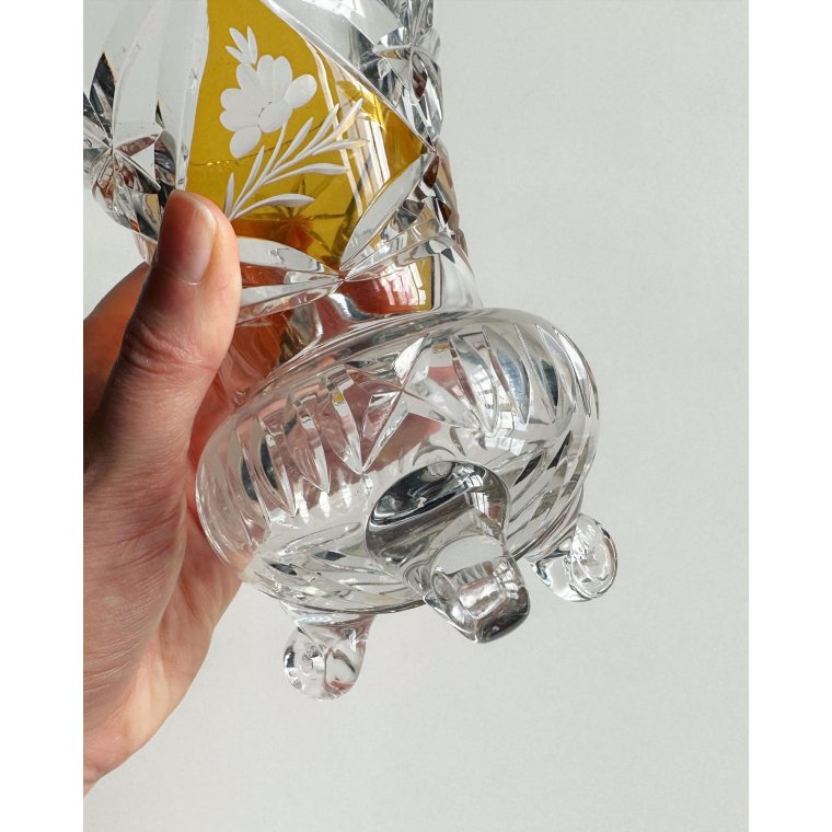 Crystal trophy, amber-colored, 3 snail shell feet, NB