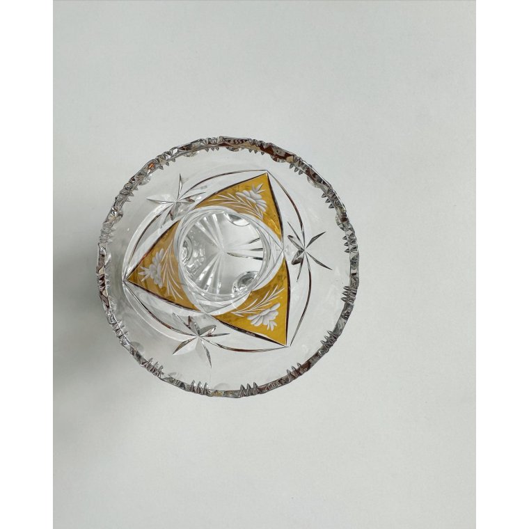 Crystal trophy, amber-colored, 3 snail shell feet, NB