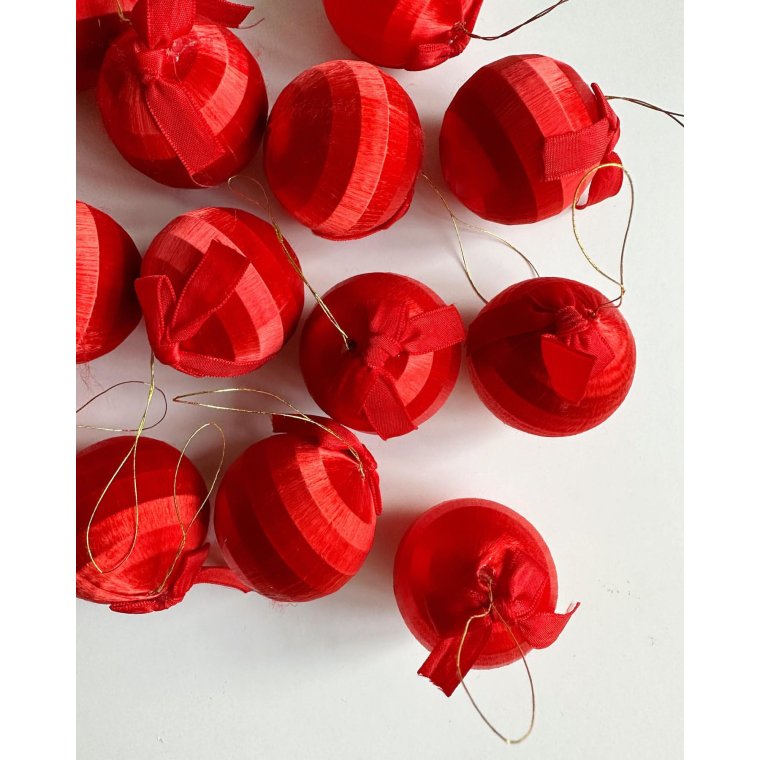 Silk ball with bow, red