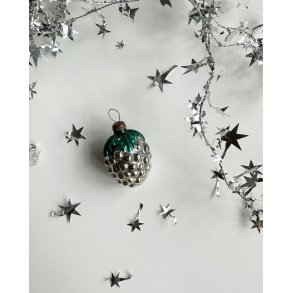 Vintage Christmas ball, silver grapes with green top, round cape