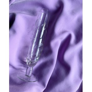 Flute vase with engravings