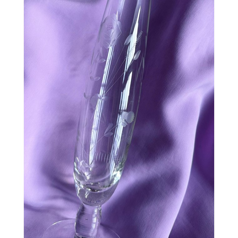 Flute vase with engravings