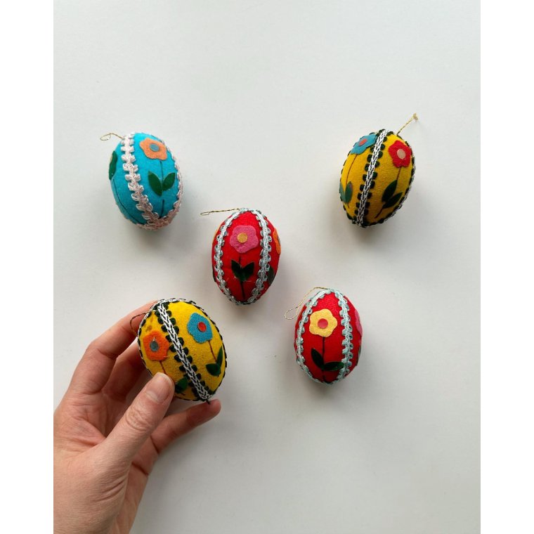 Farverige g m filtdekoration, 5 stk samlet