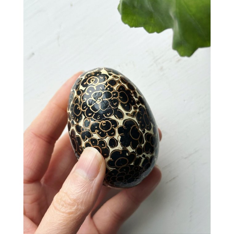 Bemalet g, creme/sort/guld