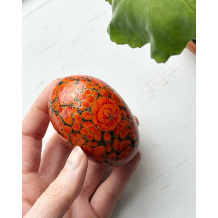 Bemalet g, koral/sort/guld