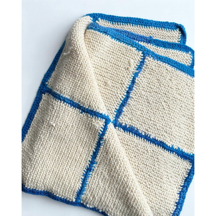 Barnevognstppe, strikket m bl kant