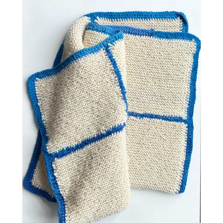 Barnevognstppe, strikket m bl kant