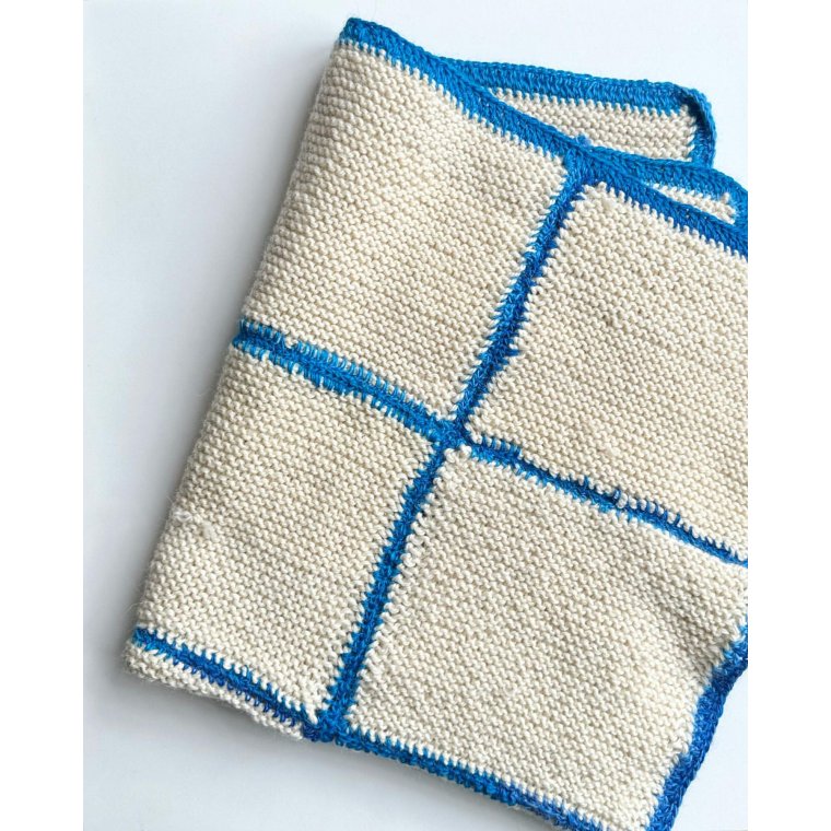 Barnevognstppe, strikket m bl kant