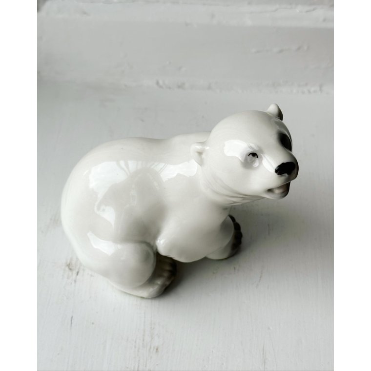 Porcelain figure, polar bear