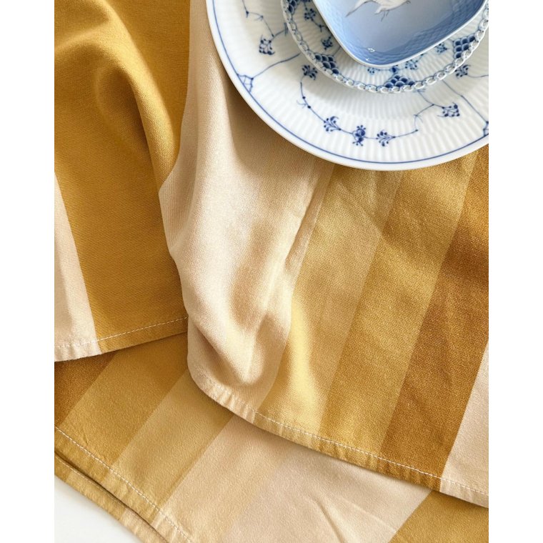 Retro table cloth, 117 x 136 cm