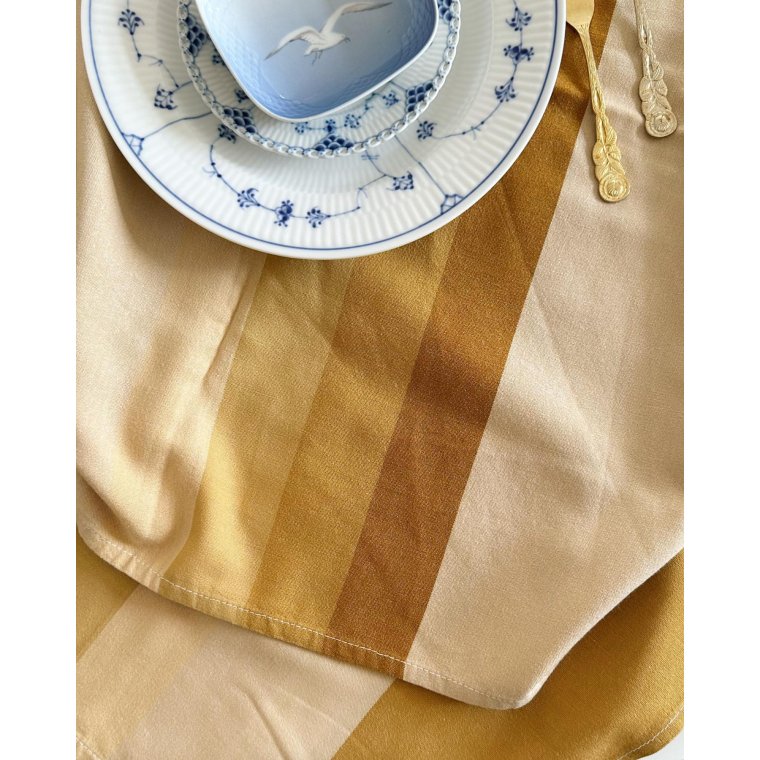 Retro table cloth, 117 x 136 cm