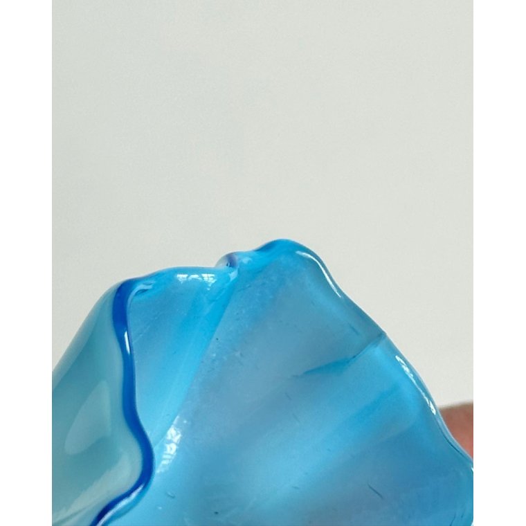 Blue lace dish with decoration, NB