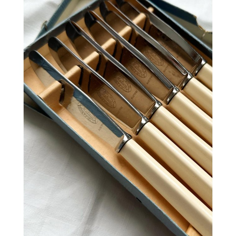 Sheffield knive m creme skaft, 6 stk samlet i ske