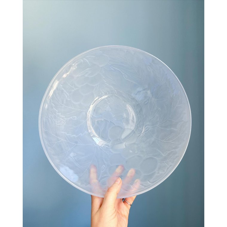 Lysebl glasskl m matteret yderside og druer